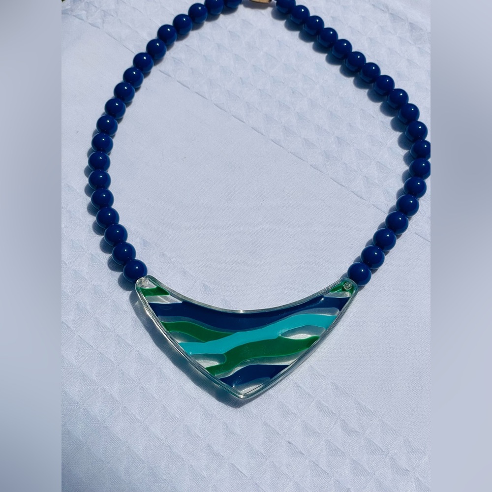 Avon Vintage Necklace with blue beads.